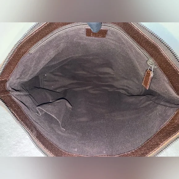 Gucci Vintage Monogram Flat Messenger Bag, Unisex. - Picture 8 of 15